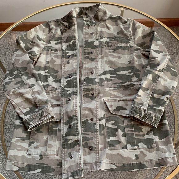 Universal Thread Camouflage Jacket - Picture 11 of 15